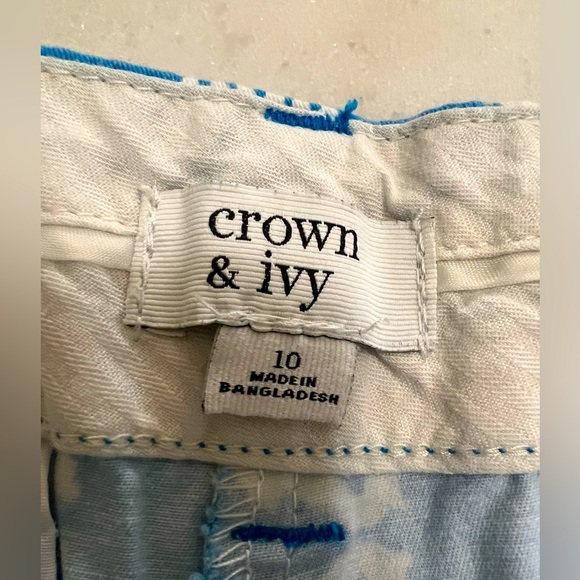 Blue and White Patterned Women's Shorts - Picture 4 of 4